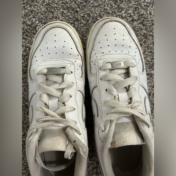 5/$25 Nike AF1 pre-loved classic white size 6Y - Picture 4 of 6